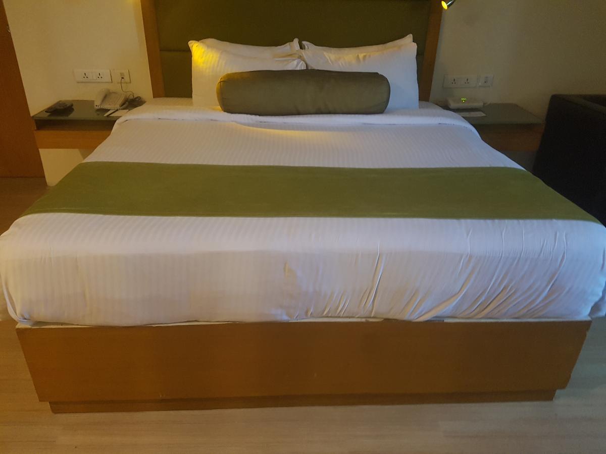 Peerless Hotel Hyderabad Exteriör bild